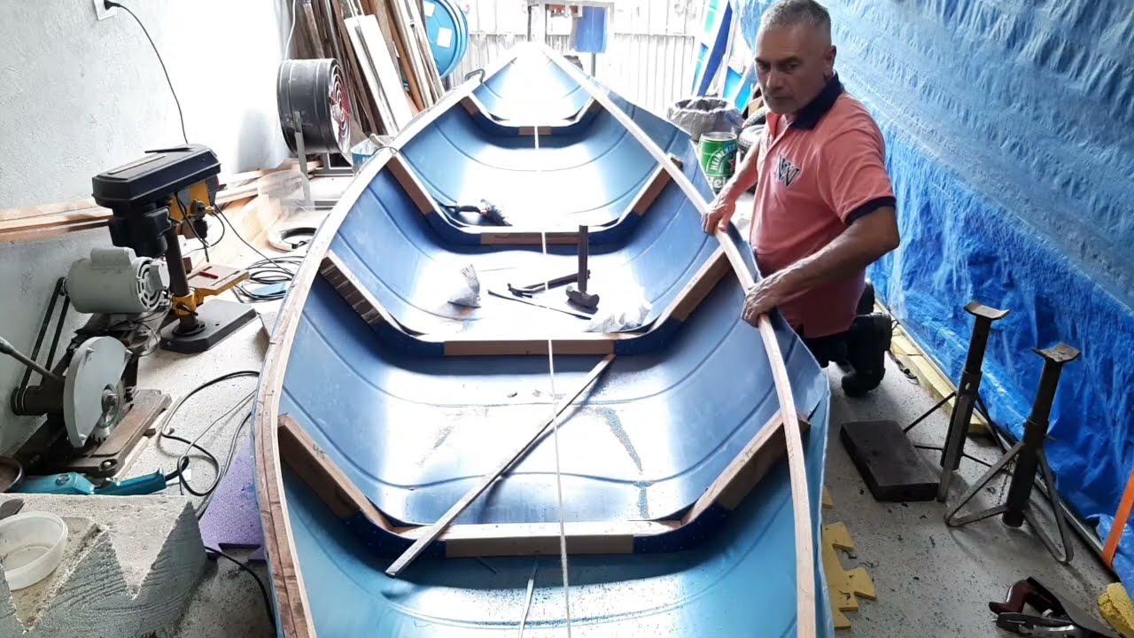 canoa de quatro bombona instalando as bordas (parte 4)