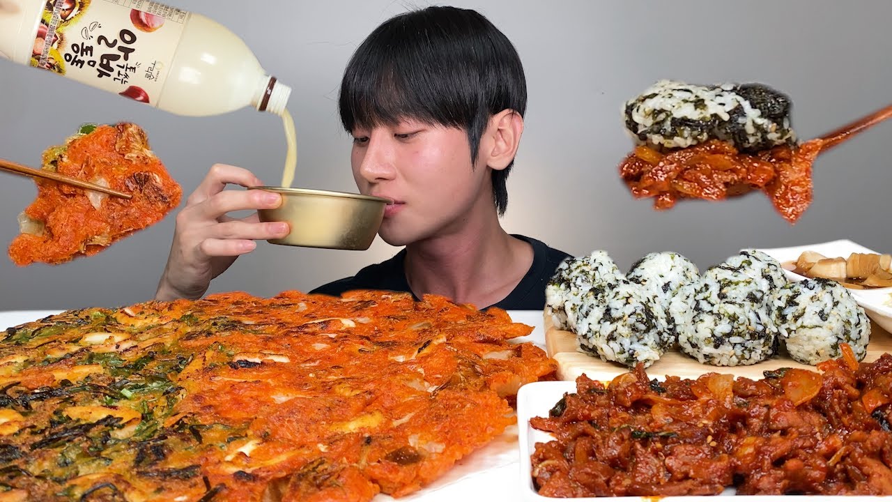 비 오는 날엔 파전에 막걸리 한잔~부추전, 김치전, 오돌뼈, 주먹밥 먹방! 알밤막걸리로 촉촉하게🍶 ASMR Makgeolli & Kimchi Pancake MUKBANG