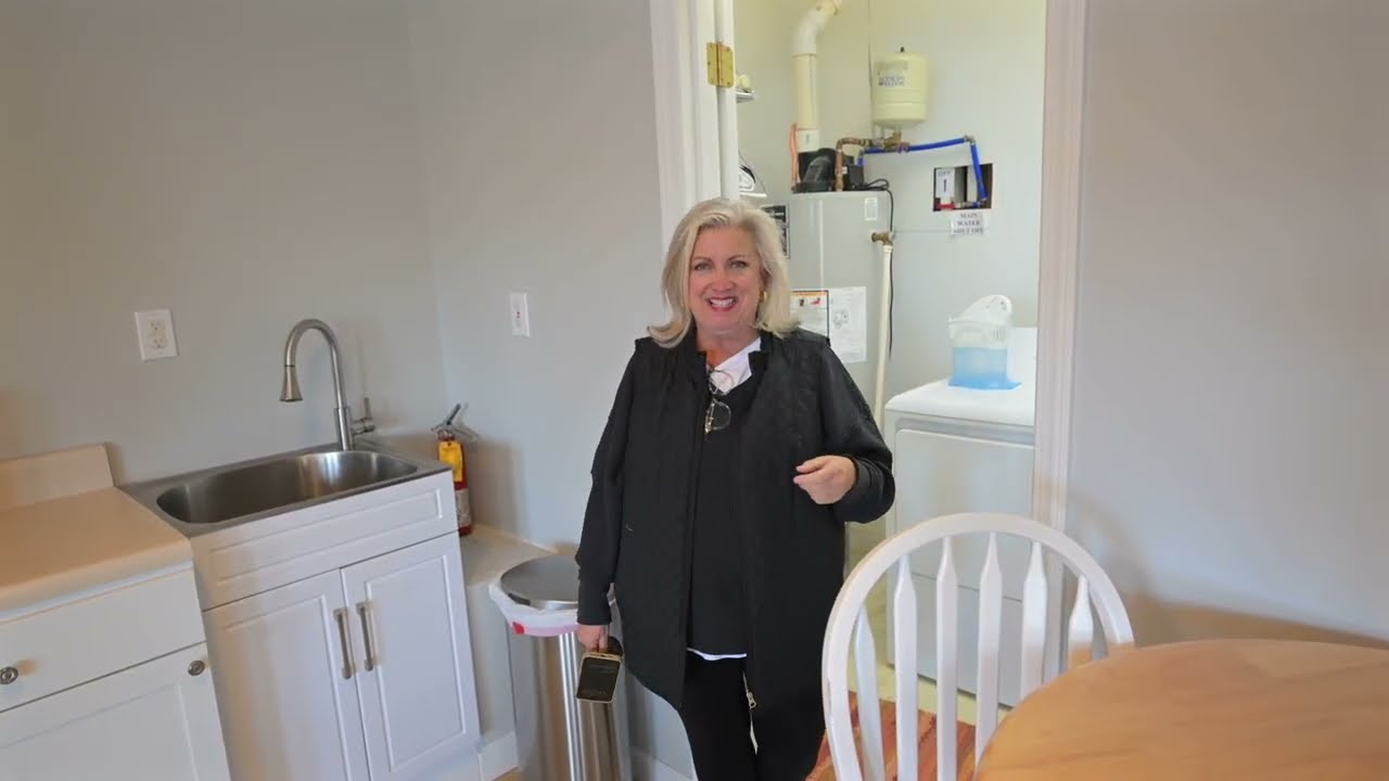 TOUR A LAKEFRONT HOME  | Beyond the Front Door with Tracy Lobertini - Ep. 7