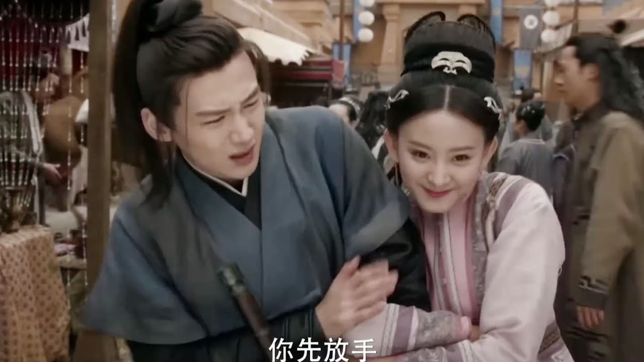 Красивый юноша последовал за девушкой, но девушка влюбилась в него с первого взгляда.