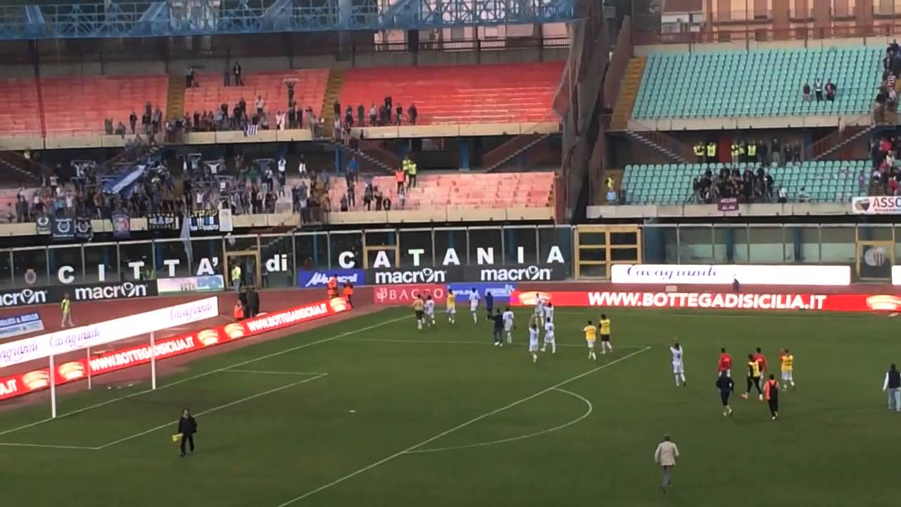 Plauso ai tifosi dell'Akragas