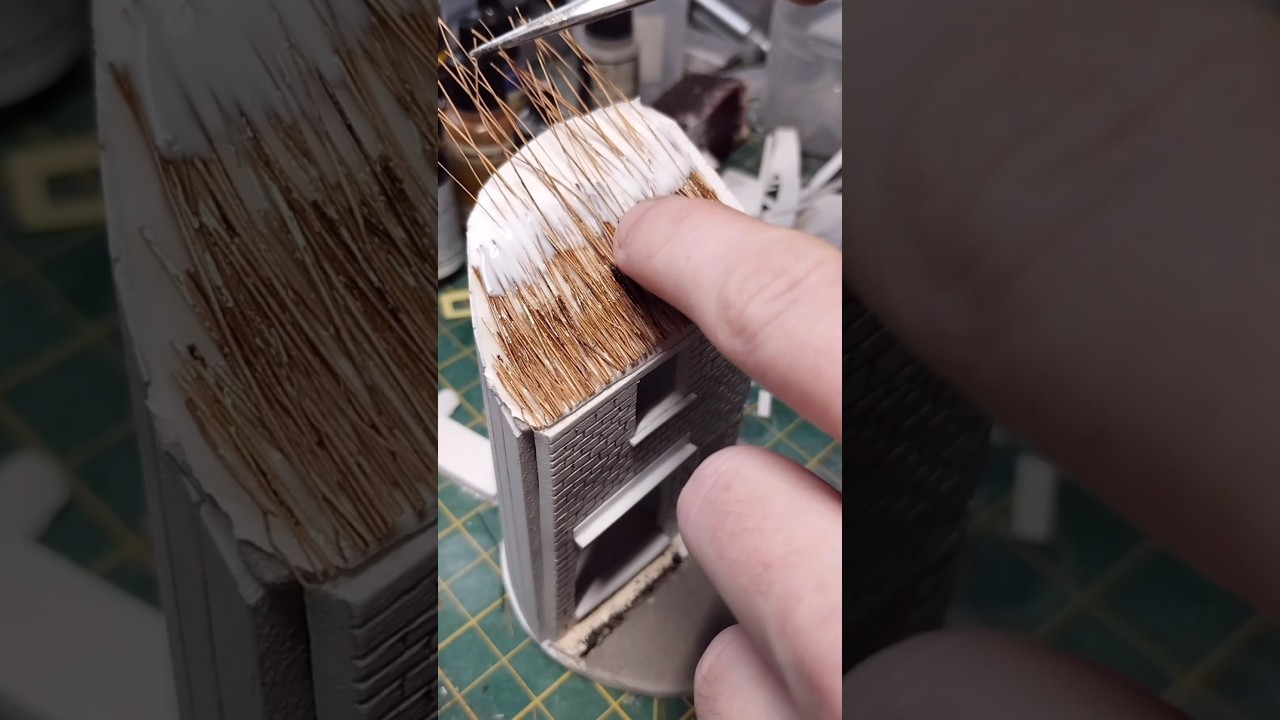 Making a thatched roof #thatch #thatching #thatchedroof #miniature #shop #howto #artist #timecapsule