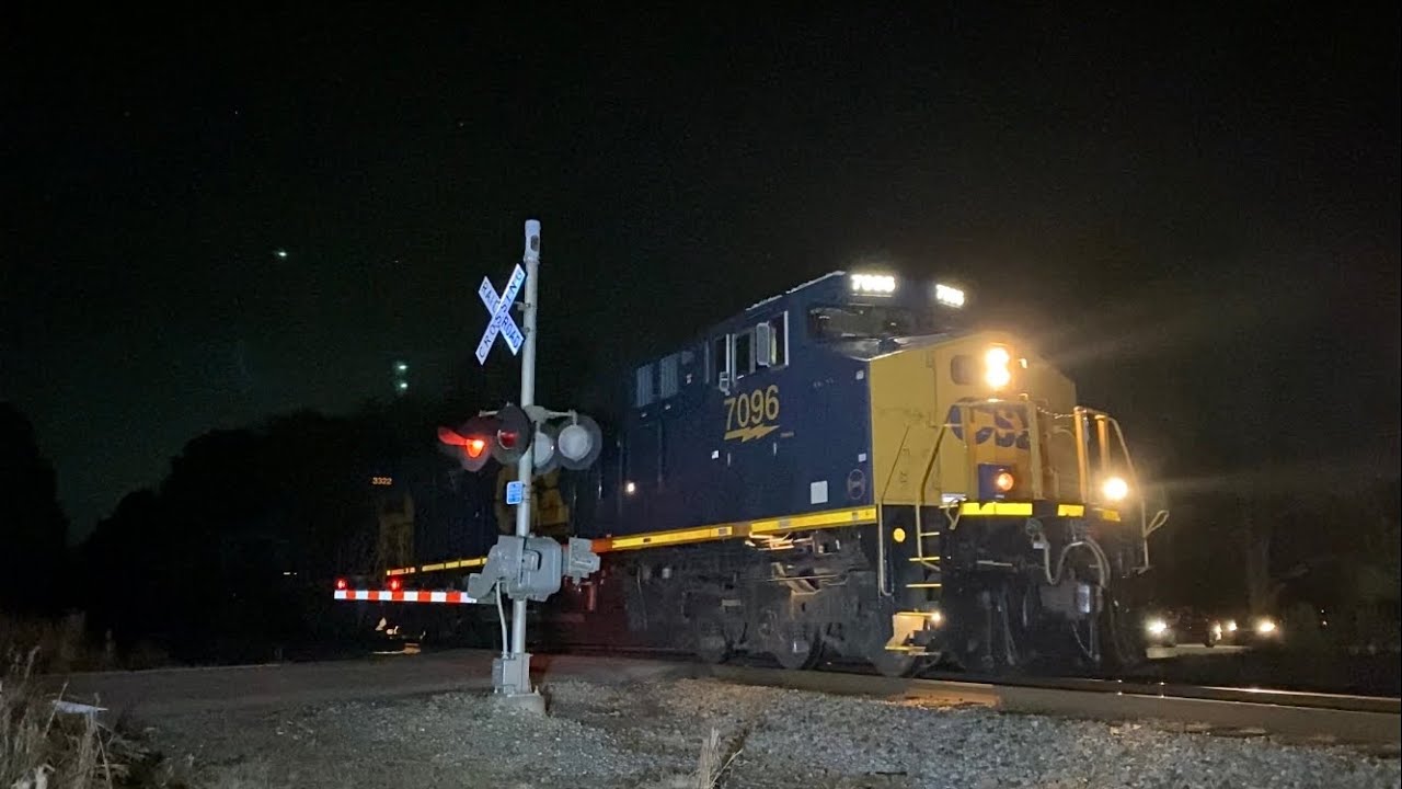 CSX M491 Departs Charleston with Epic 7 Unit Lashup