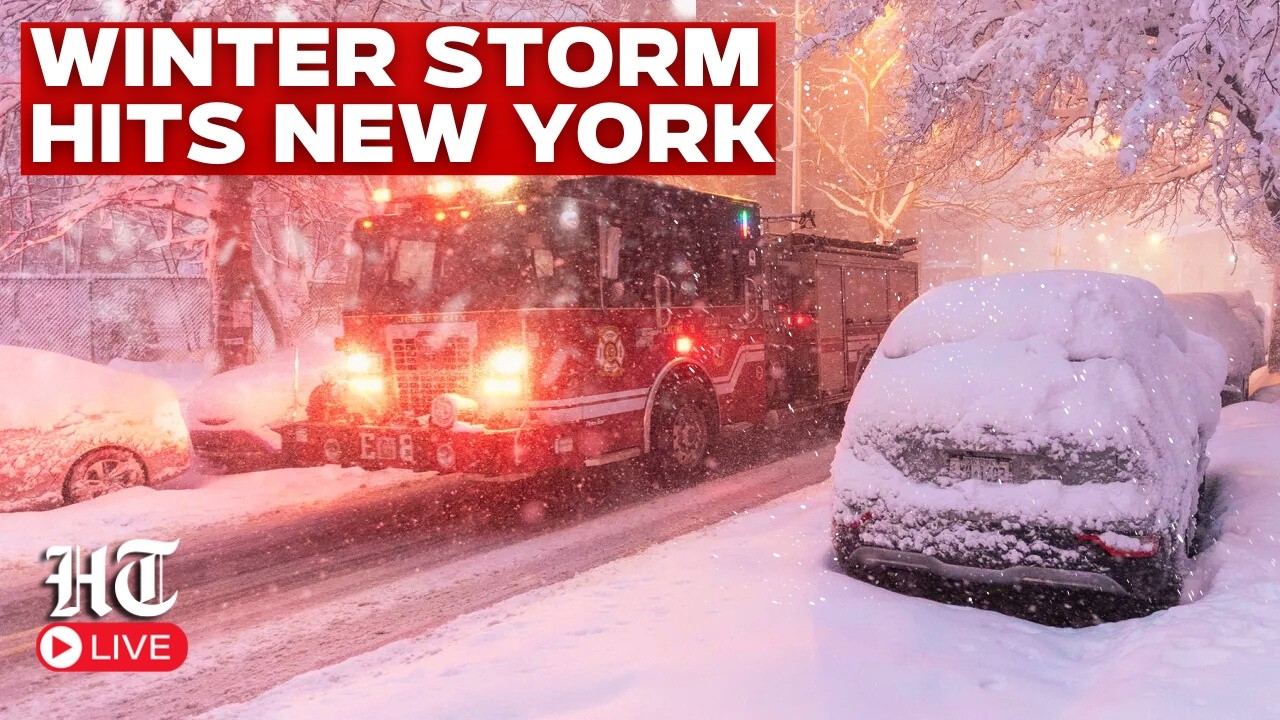 LIVE | Winter Storm Hits New York City: Roads Blocked, Trains Canceled, Chaos Ensues