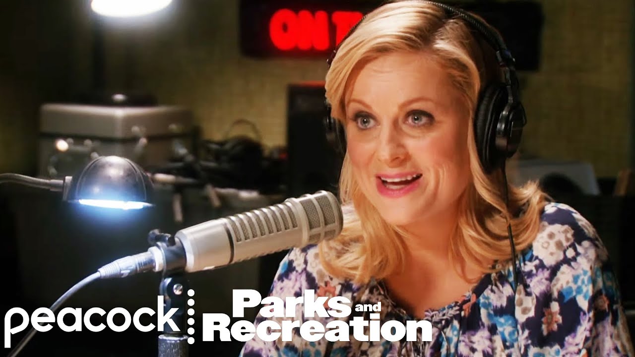 Leslie Sends Out a Bat Signal | Parks and Recreation
