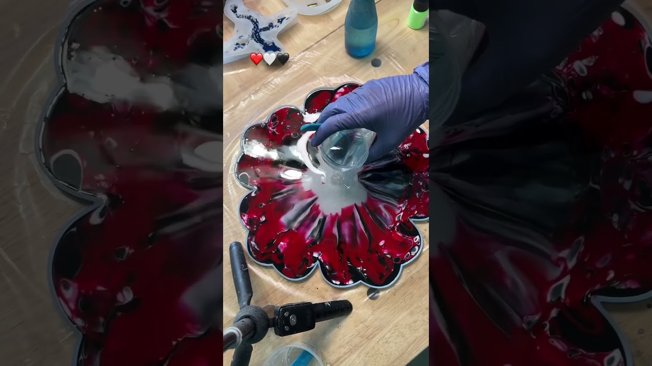 Beautiful 🥰 #epoxyresinart #resinart #epoxyresin #diy #art #resin #resinartist #epoxy #resincrafts