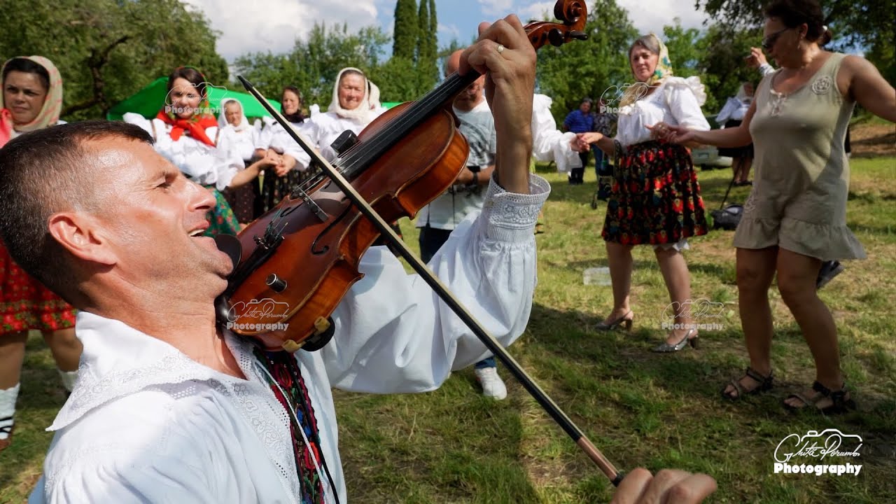 Formația Sicuța - Horă și Dor din Maramureș | Folclor Autentic și Muzică de Joc