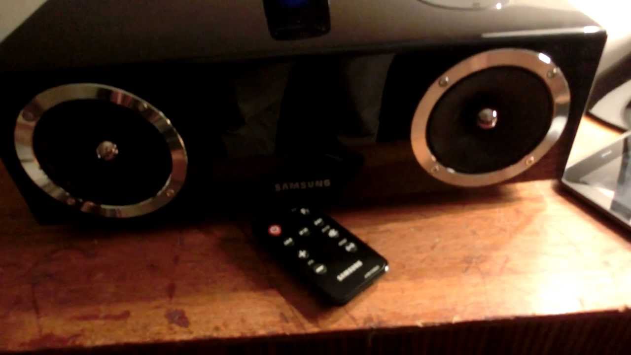 Samsung E670 Audio Dock Hands On