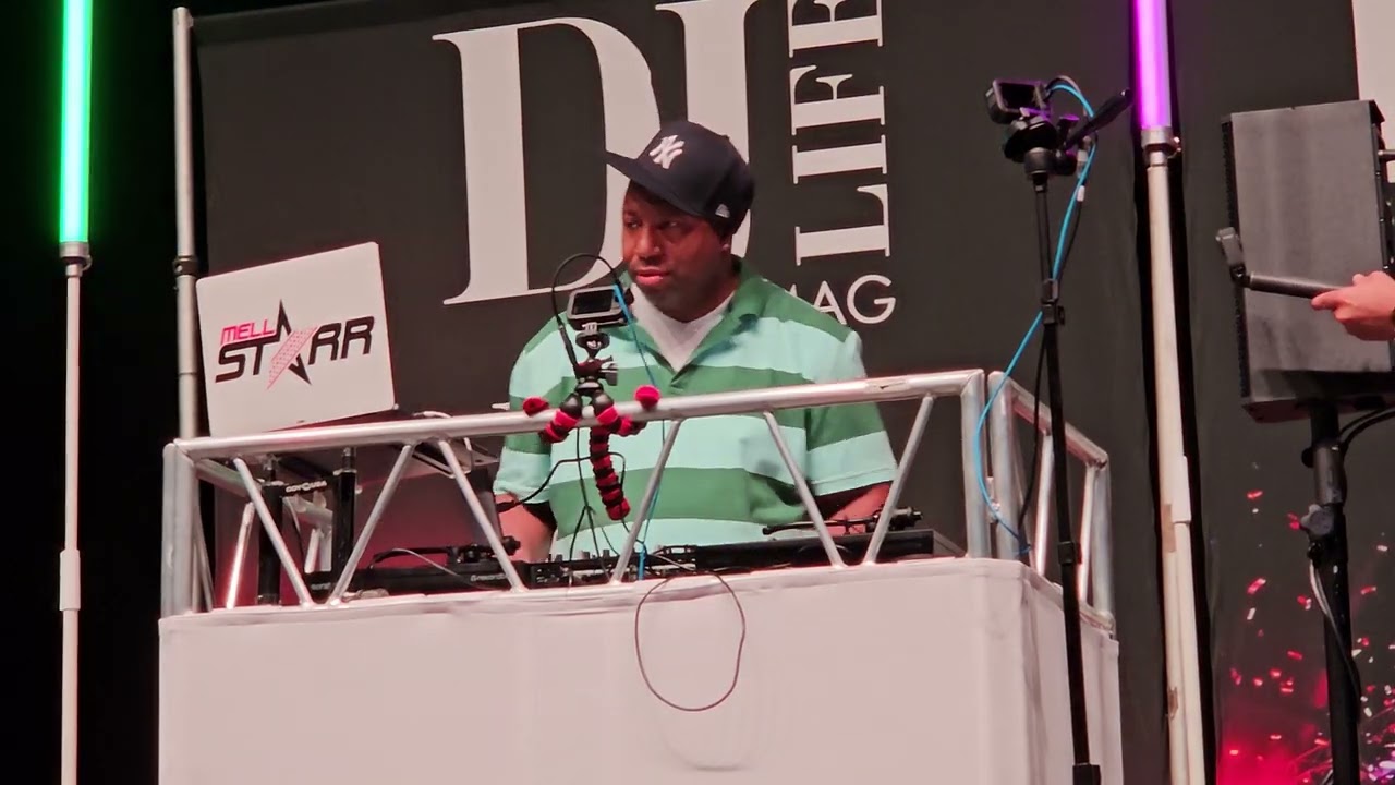 Mell Starr performed at the DJX Show 2024 main stage at the Hard Rock A.C. #MellStarr #DJXShow2024