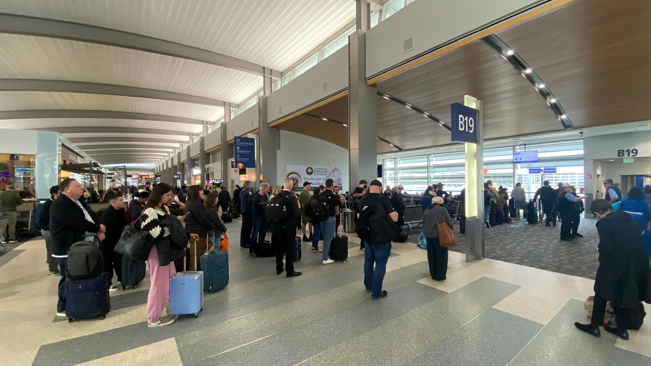 Southwest Airlines Needs to Fix Their New Boarding Process! 