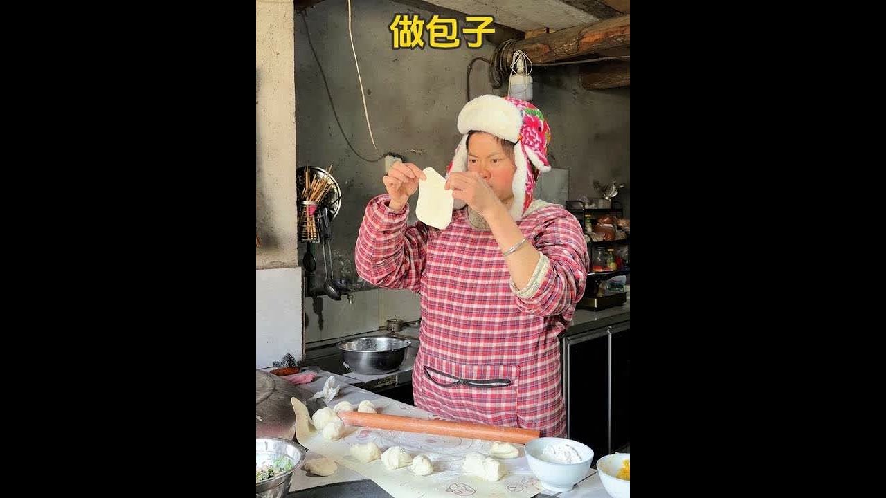 一次性研发了4个口味的包子！让陈五姐尝尝我的手艺～ #农村生活 #母女搞笑日常 #包子 #显眼包#创作者扶持计划