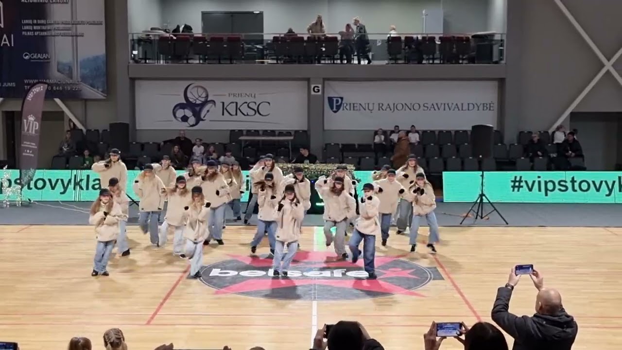 Dancing Peppers, christmas 2023, Prienai, Vip mokykla