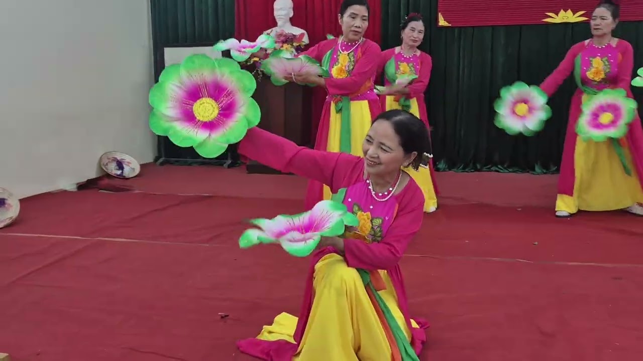 Tốp múa thôn Nội Doạnh mừng thọ mồng 10 tháng Giêng (26 tháng 2, 2026)