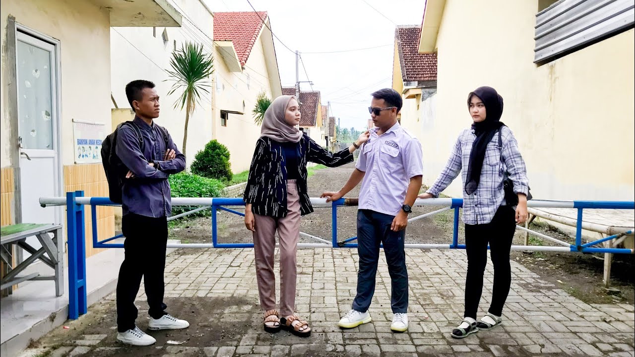 SATPAM KEREN IKHLAS MEMBANTU BOS CANTIK UNTUK MENGETAHUI KELICIKAN ANAK BUAHNYA SENDIRI, Akhirnya..
