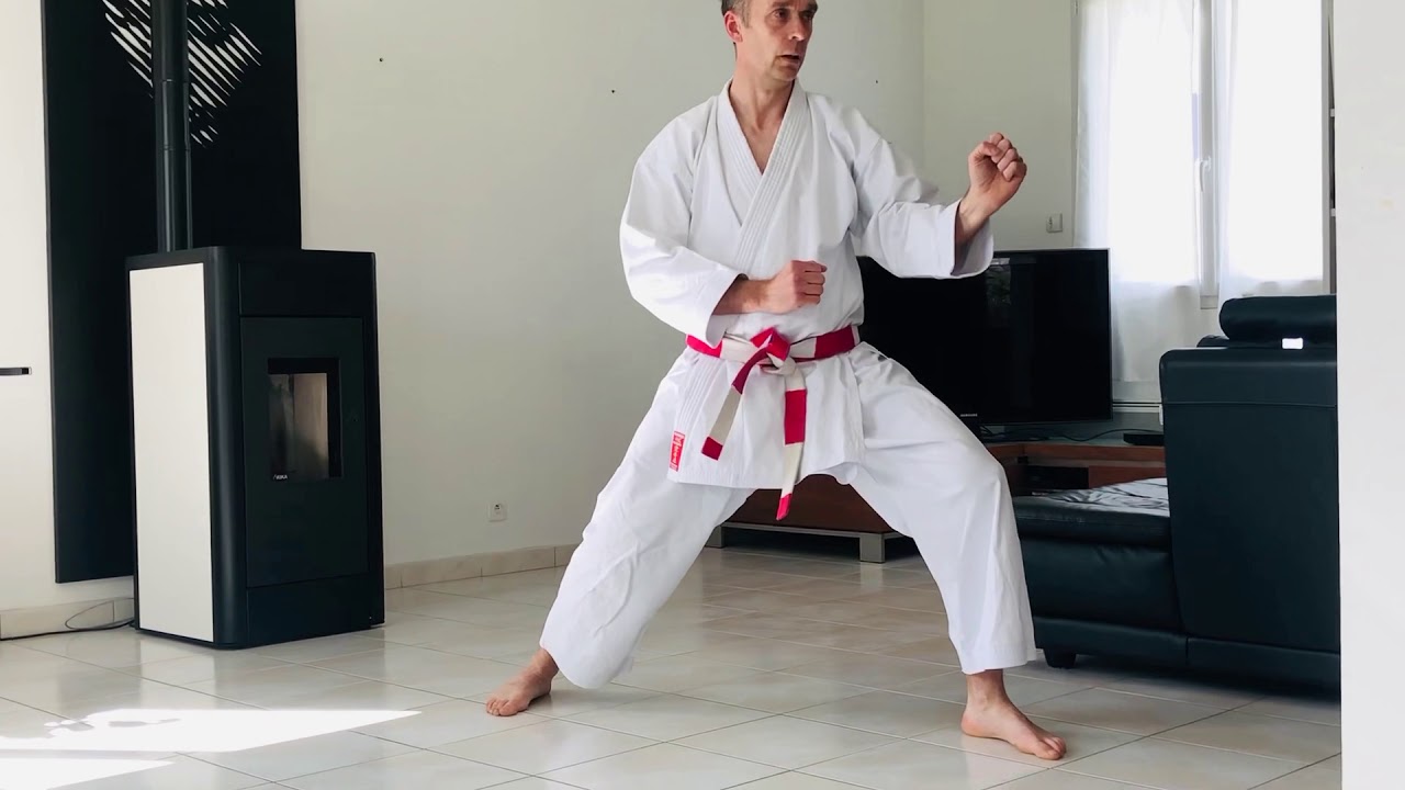 Cours Karaté: Déplacements courts - Armorile Karaté en Bretagne