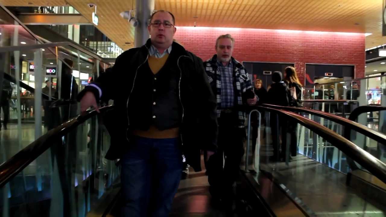 Flash mob Sellossa 28.11.2012: Maa on niin kaunis