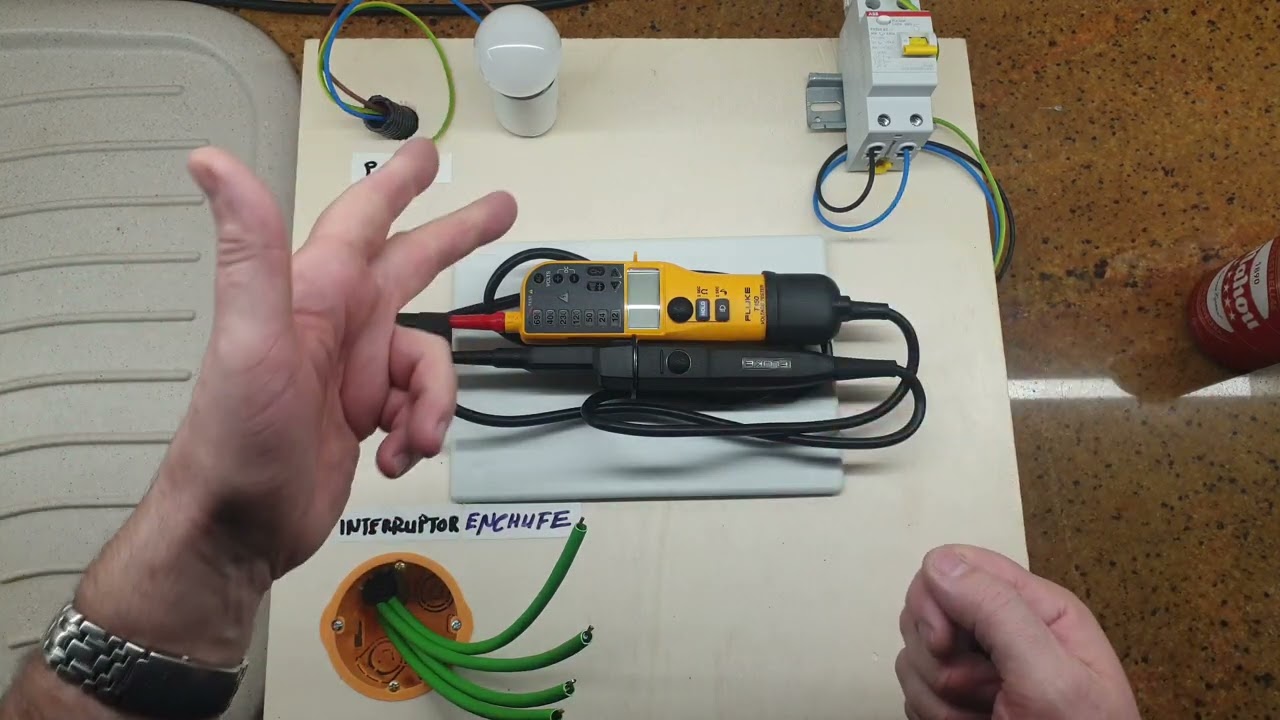 Cómo distinguir Fase-Neutro-CP y Vuelta de lámpara. Fluke T-150