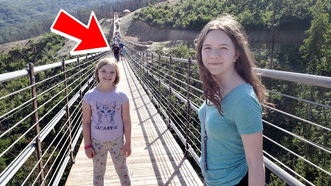 SkyBridge Walk Over A Glass Floor!
