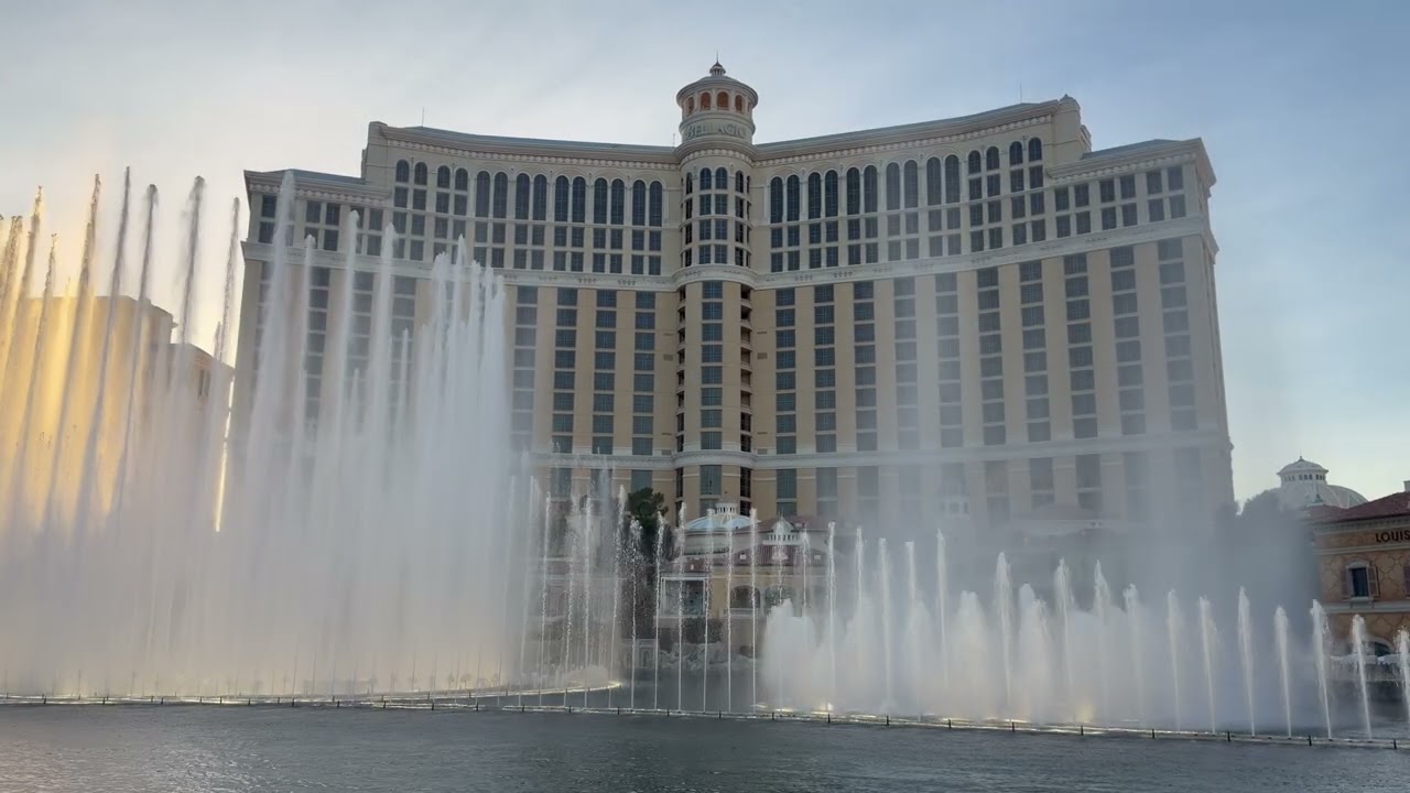 Bellagio Fountain (U2 - Beautiful Day)