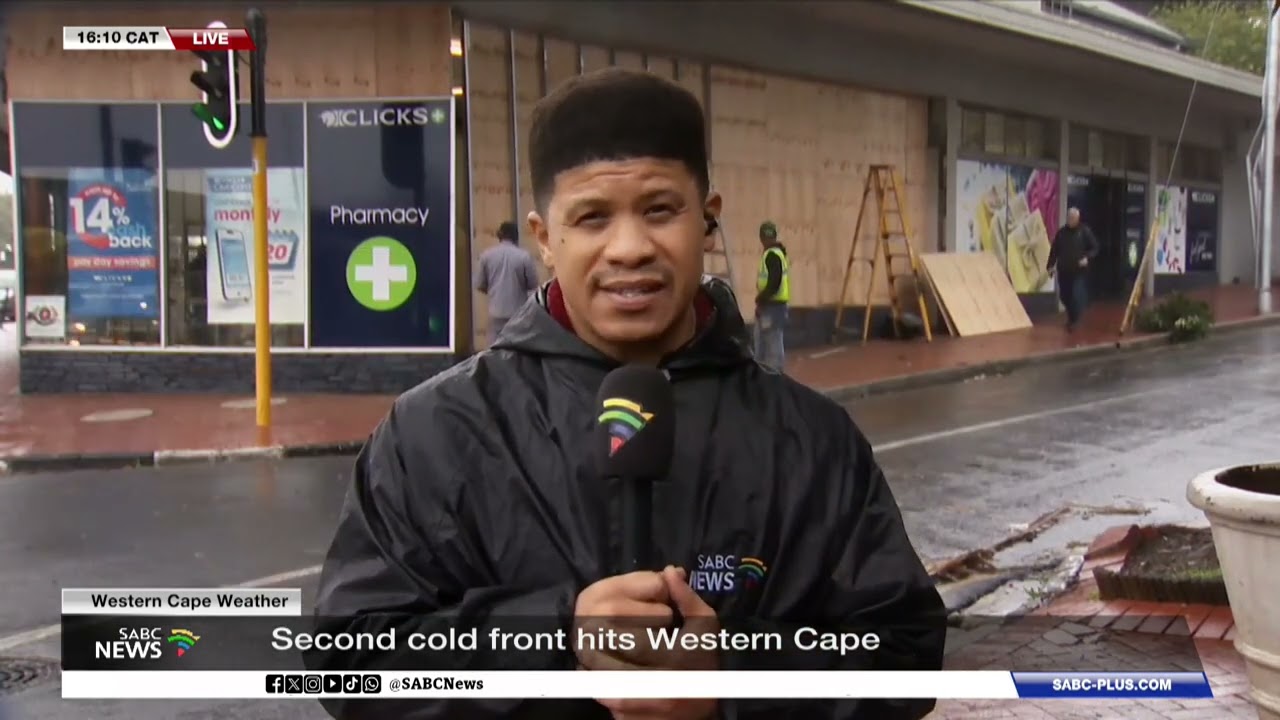 Heavy rain, gale force winds batter parts of Western Cape