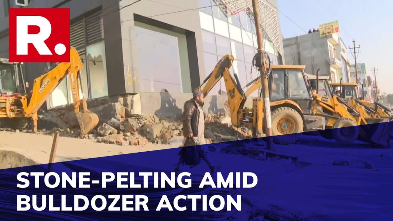 J&K: Locals Pelt Stones At Officials Amid Massive Demolition Drive; Cops Targeted | Ground Report