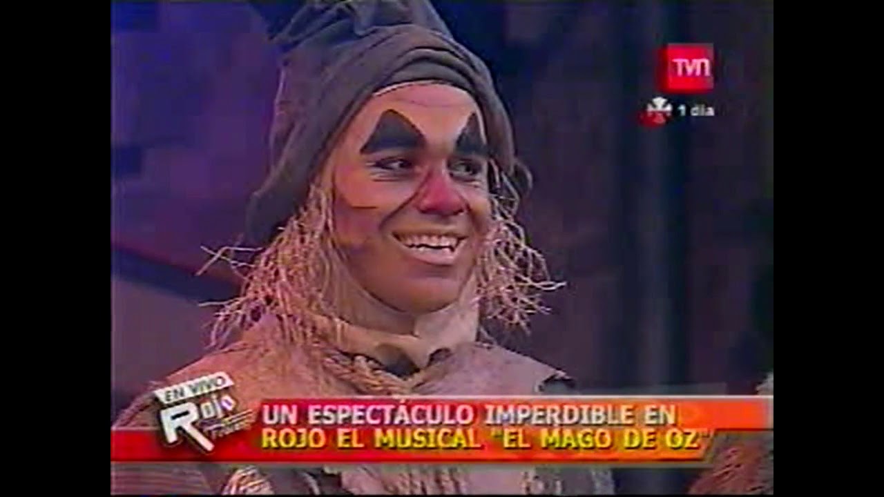 Maria Jose Quintanilla y actores - Musical Mago de Oz (Rojo 2004)