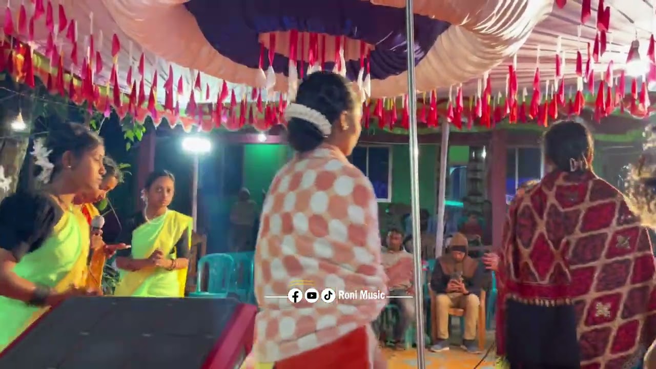 একদম নতুন গানে ঝড় তুললেন উমা দিদি 🔥 গানটি একবার হলেও দেখুন - উমা ধামাইল গান | Uma Dhamail.. উমা দাশ