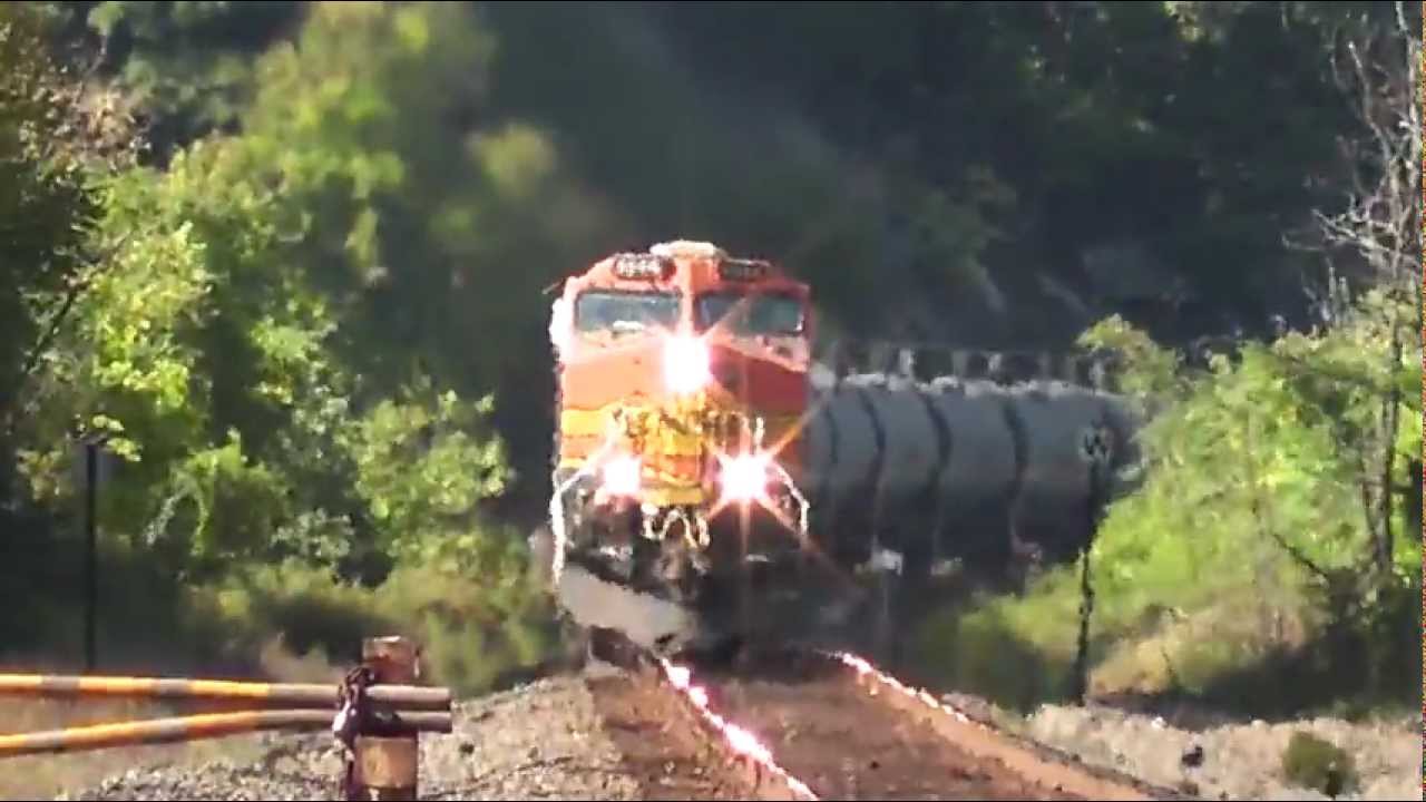 BNSF Dash 9-44CW 4944 and 2 BNSF ES44DCs lead Ethanol Train through Iona Island in HD