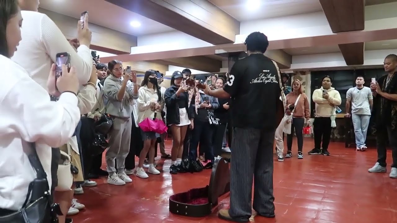 Musika - Dionela (busking performance)