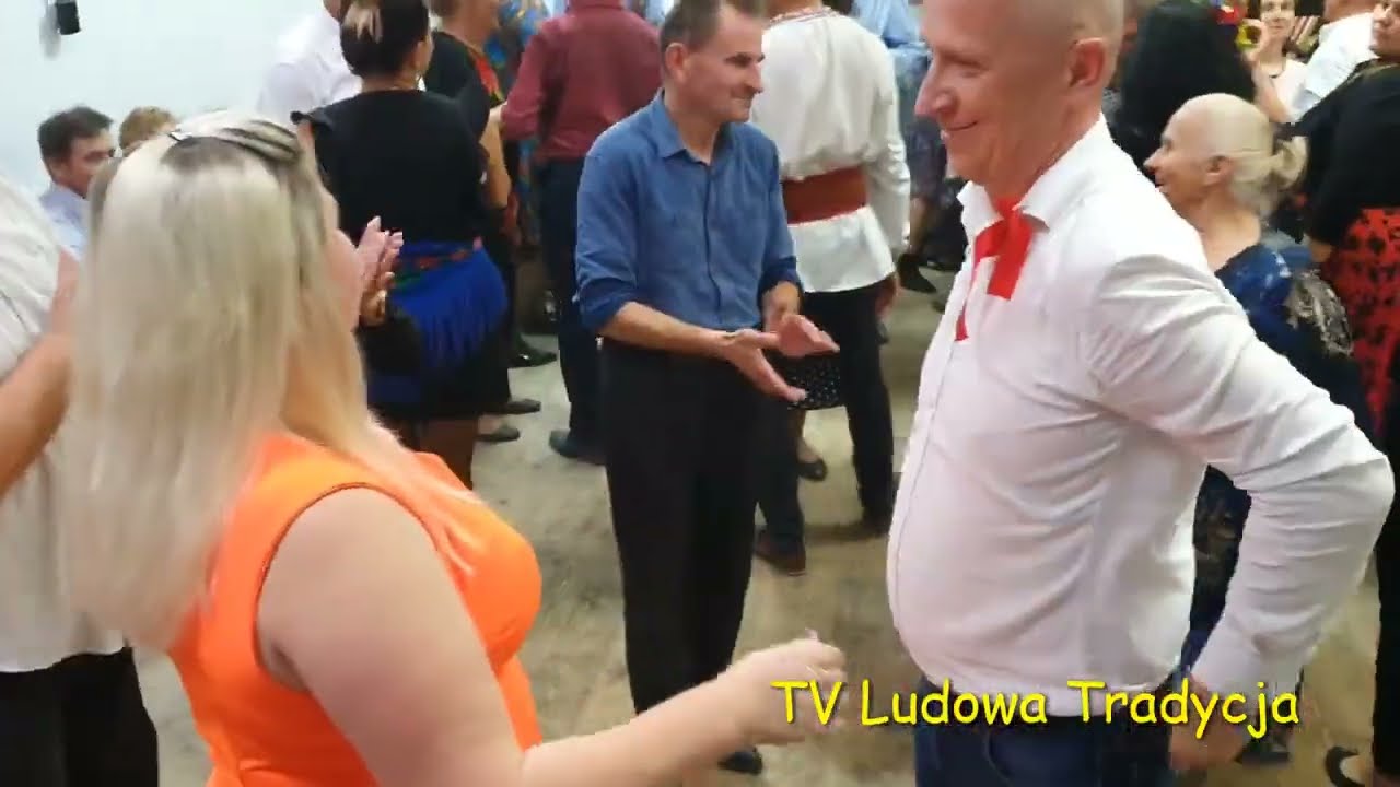 TAK WSPANIALE BAWI SIĘ SYCYNA