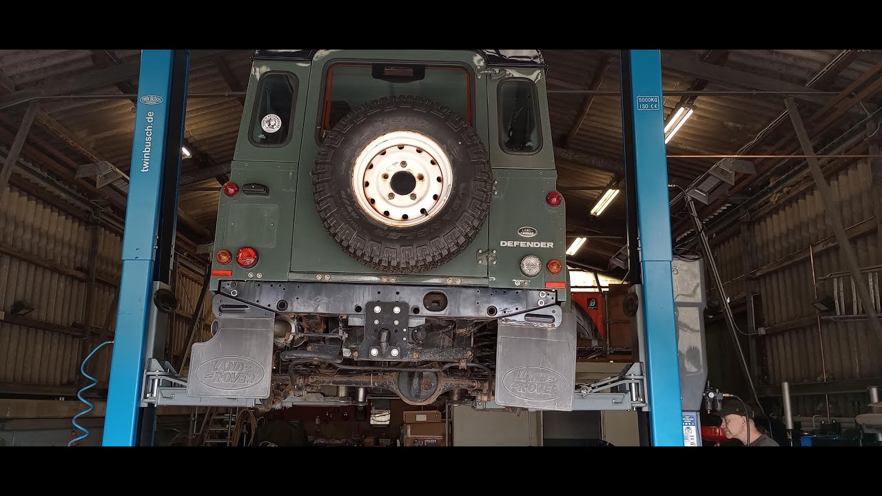 Land-Rover DEFENDER, Baujahr 2016, 32.000 km, Unterbodenschutz und Hohlraumkonservierung