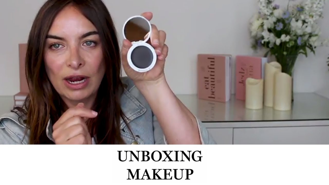 Makeup unboxing with Hourglass, Marc Jacobs & Jillian Dempsey // Wendy Rowe