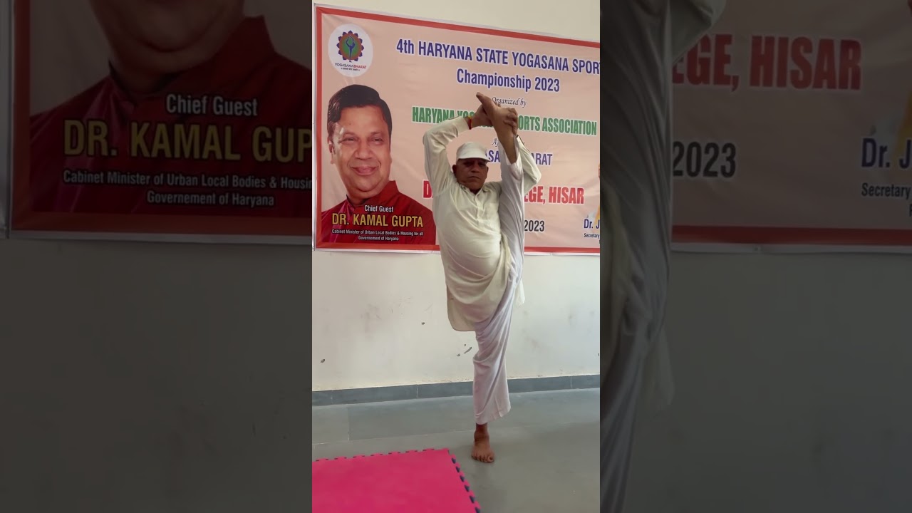 Advance asana by 65 years old guruG #viral #shortvideo #ytshorts #yoga #skills #games #yogasanbharat