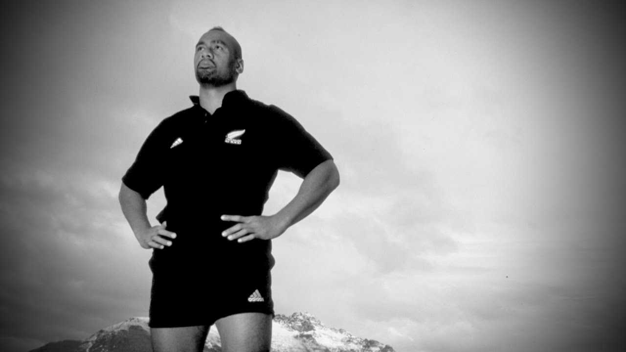 New Zealand rugby team's touching haka farewell to legend