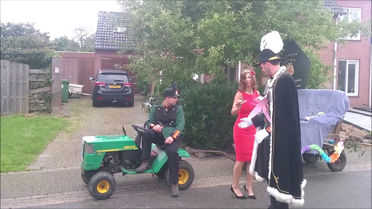 Eckelrade: Aankomst Koning Kees bij feestzaal 2018