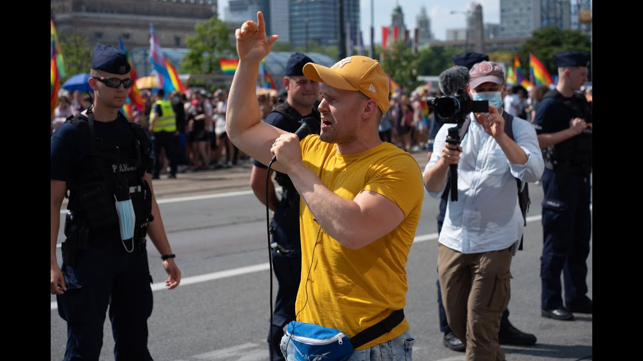 Parada R&oacute;wności 2021, Warszawa, LGBT- Tomasz Dorożała- Jezus przyszedł by dać tobie wolność,Cerońscy