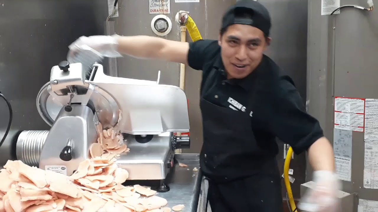 Como usar máquina para cortar pechuga de pollo.