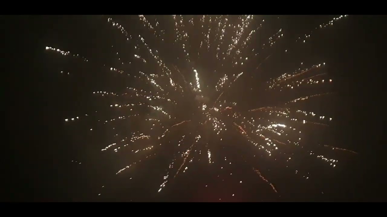 Riptide vuurwerk Wolff 120 shots 20mm