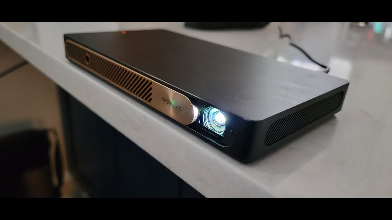 Wemax Go Advanced projector unboxing (what's in the box only)