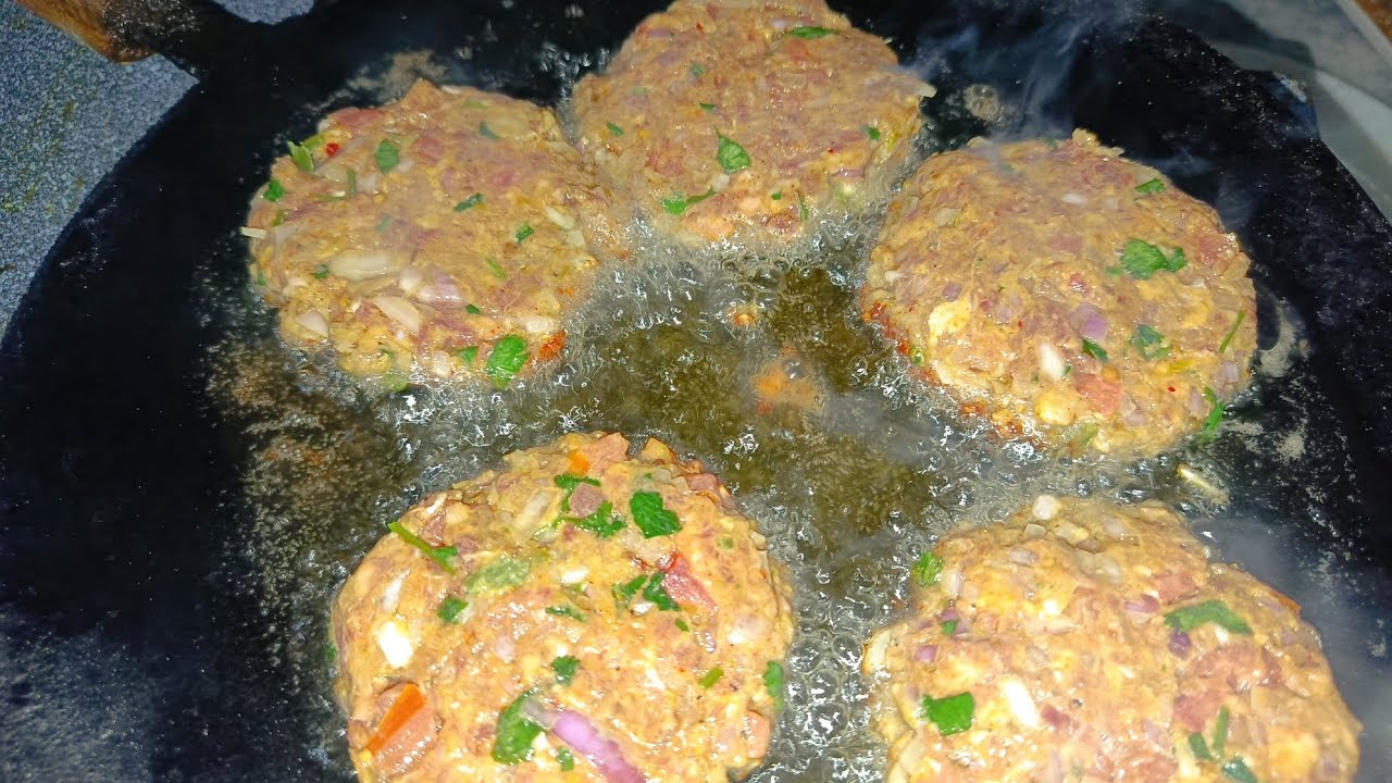 Peshawari Chapli Kabab Recipe |   Beef Chapli Kabab| پشاوری چلپی کباب@GharKaKhanaSafia 
