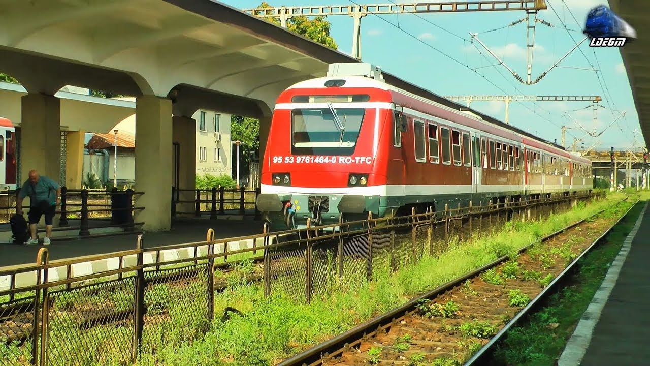 Automotoare ADH11 Ex VT614 DMUs/Diesel Triebwagen in Gara Ploiesti Sud Station -10 August 2017