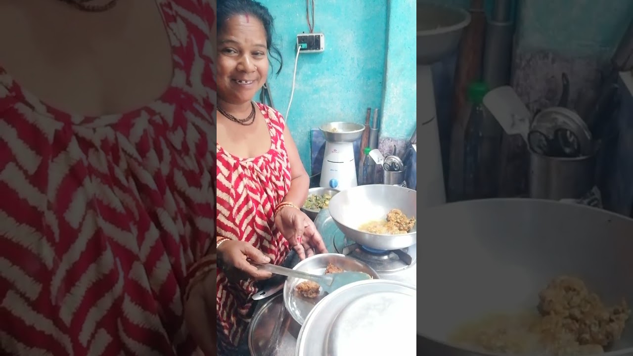 শুভ দুপুর বন্ধুরা সজনা খুলে গরম গরম বরাত তৈরি করা হচ্ছে শনিবারের নিরামিষ রান্না
