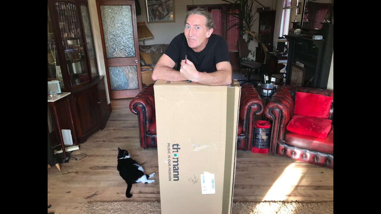 Here's an unboxing from Thomann and it's a Harley Benton Les Paul Goldtop