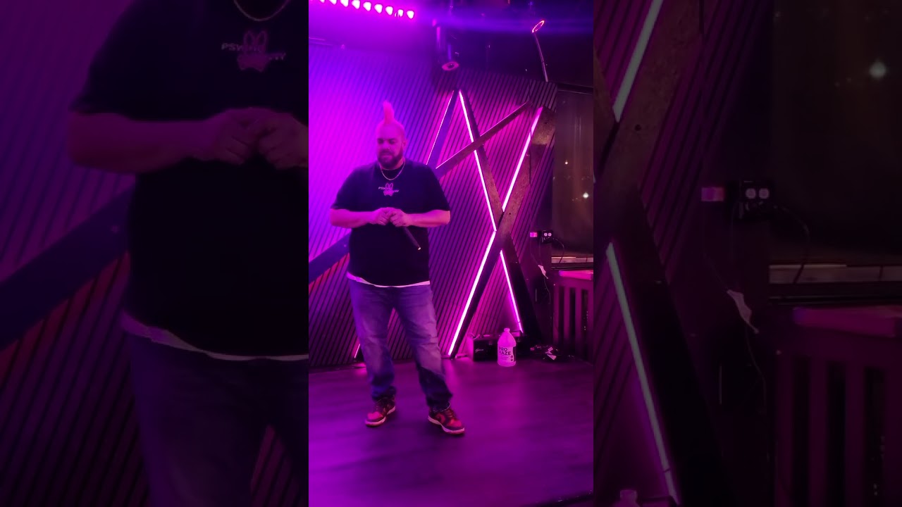 KARAOKE CONTEST