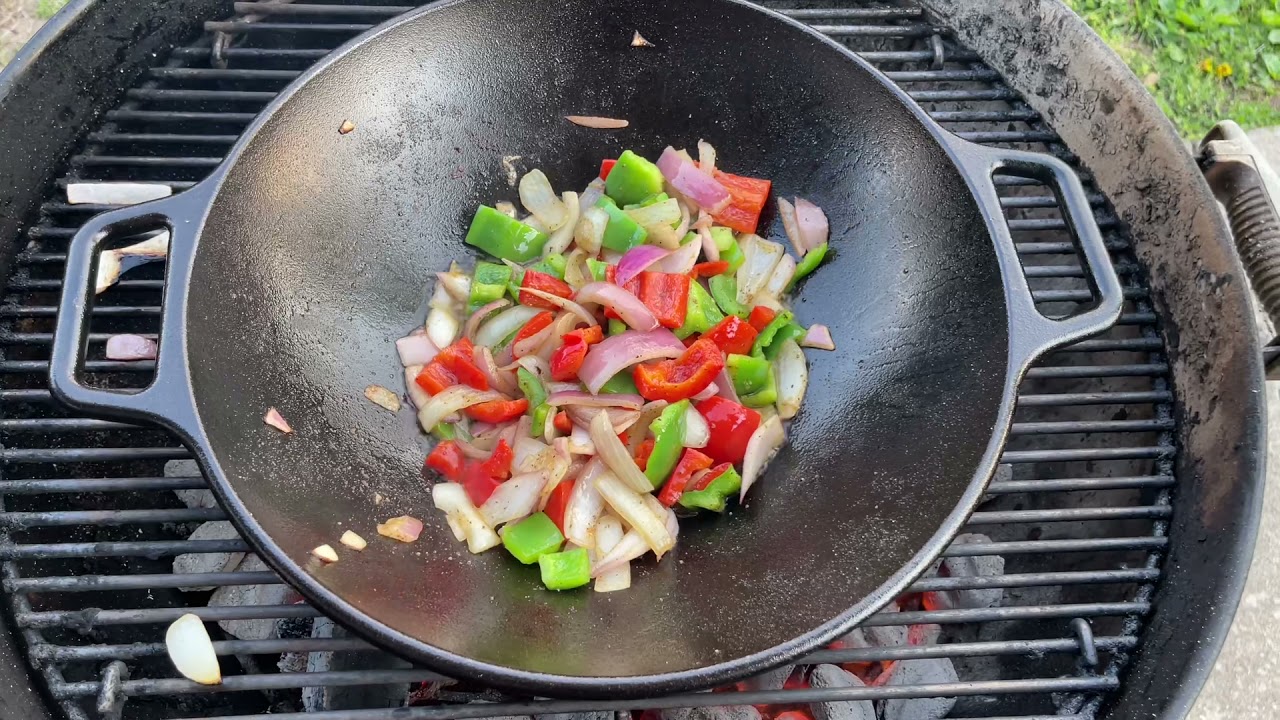 lodge Wok Stir Fry on Weber Charcoal Grill, Absolutely Yummy!  # LodgeWok #LodgeCastIron