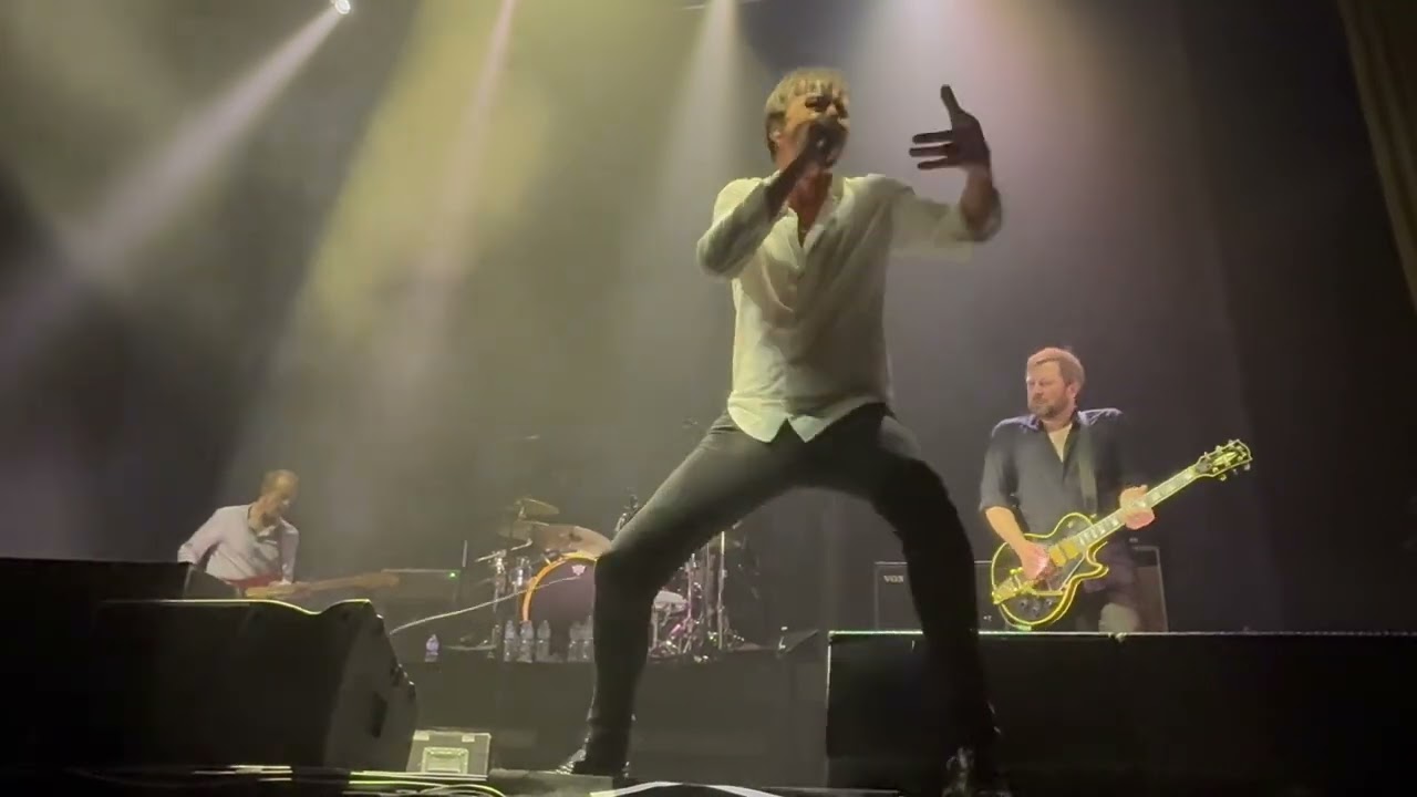 Suede - Outsiders (live) - The Forum, Bath, 17 Feb 2026