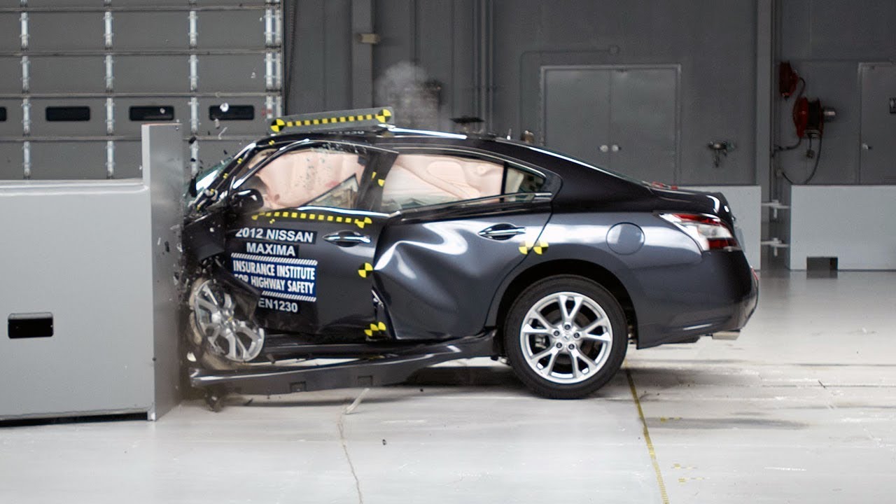 2012 Nissan Maxima driver-side small overlap IIHS crash test