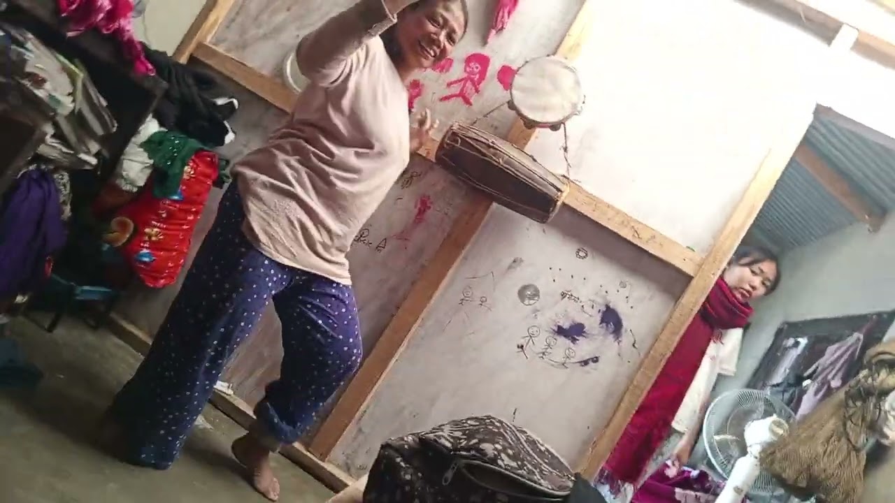 मेरो दिदी नाचेर रमाइलो💃💃 गर्दै😂😂