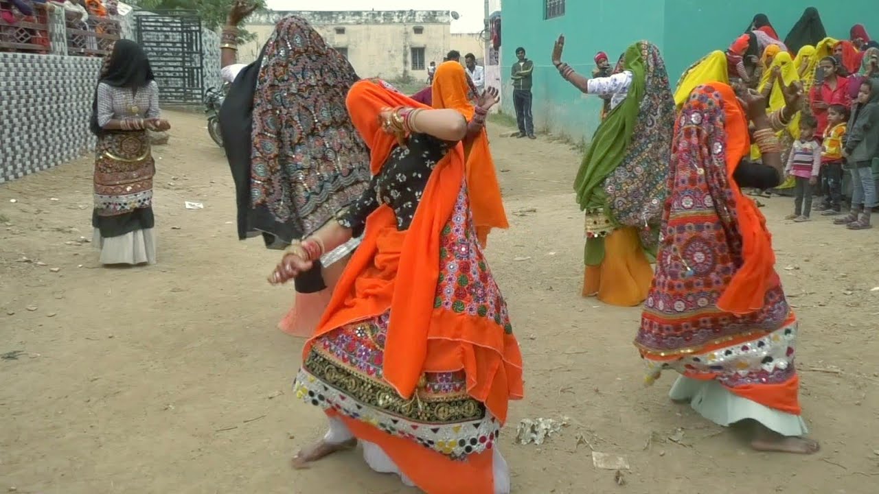 Gurjar Rasiya || मत मारे घण्टी बर बर मे पडे सास कु ठीक बात फेले सब घर मे | Ladies Dance Video