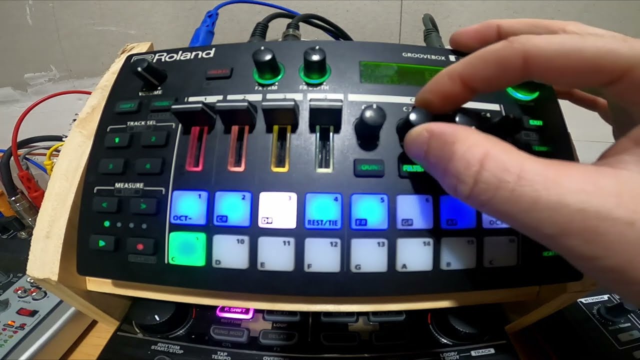Piano Trance on Roland mc-101